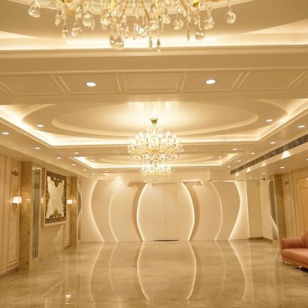 Hotel Kartar Grand 坎普尔 外观 照片
