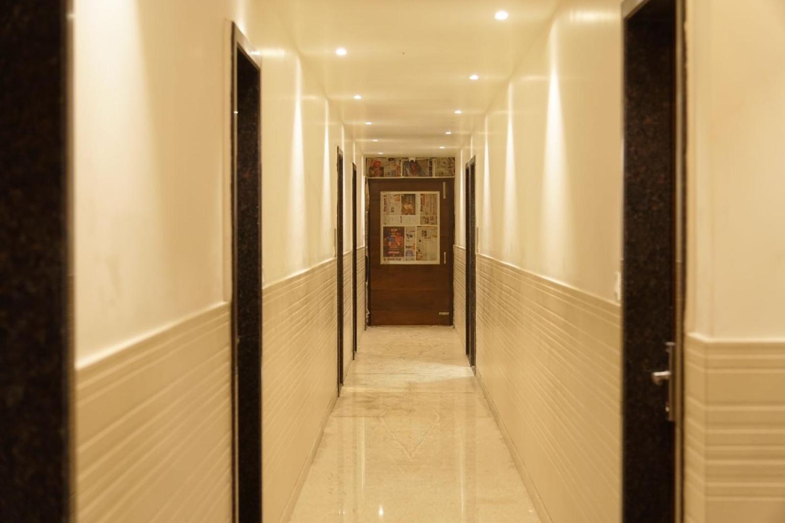 Hotel Kartar Grand 坎普尔 外观 照片